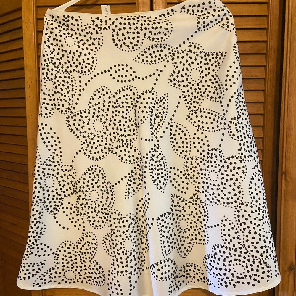White House black market beautiful black bead skirt